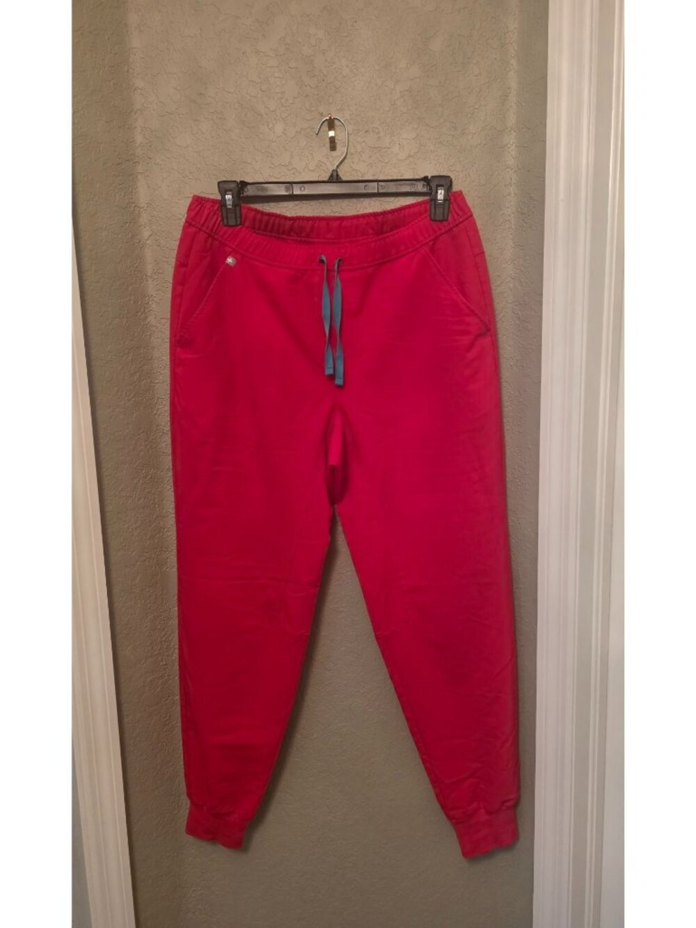 Figs Technical Collection Men's Tansen Red Jogger Scrub Pants - Large EUC